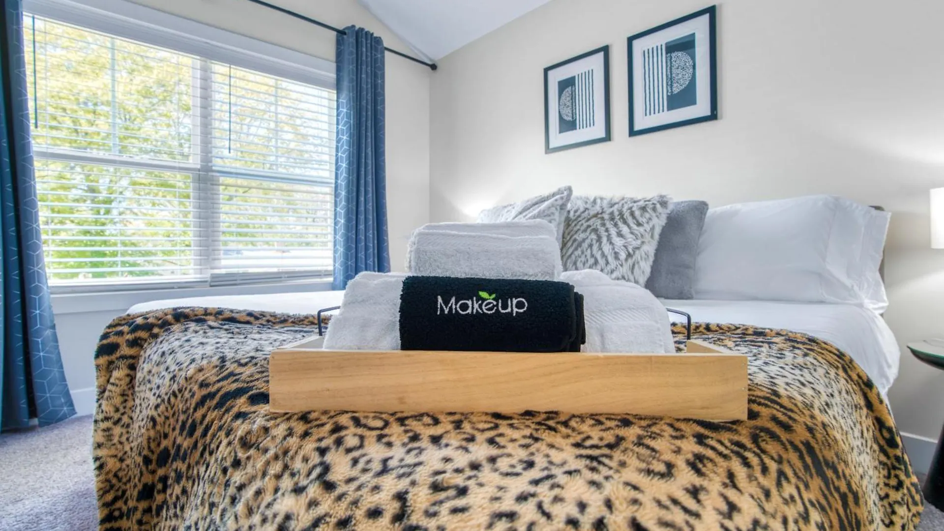 3 Lux King Beds O Game Rm O Fenced Backyard Escape Villa Charlotte 0*,
