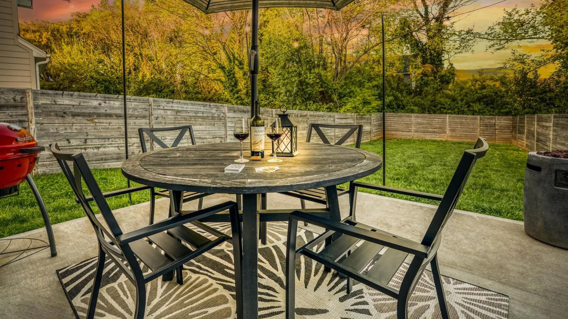 3 Lux King Beds O Game Rm O Fenced Backyard Escape Villa Charlotte Holiday home