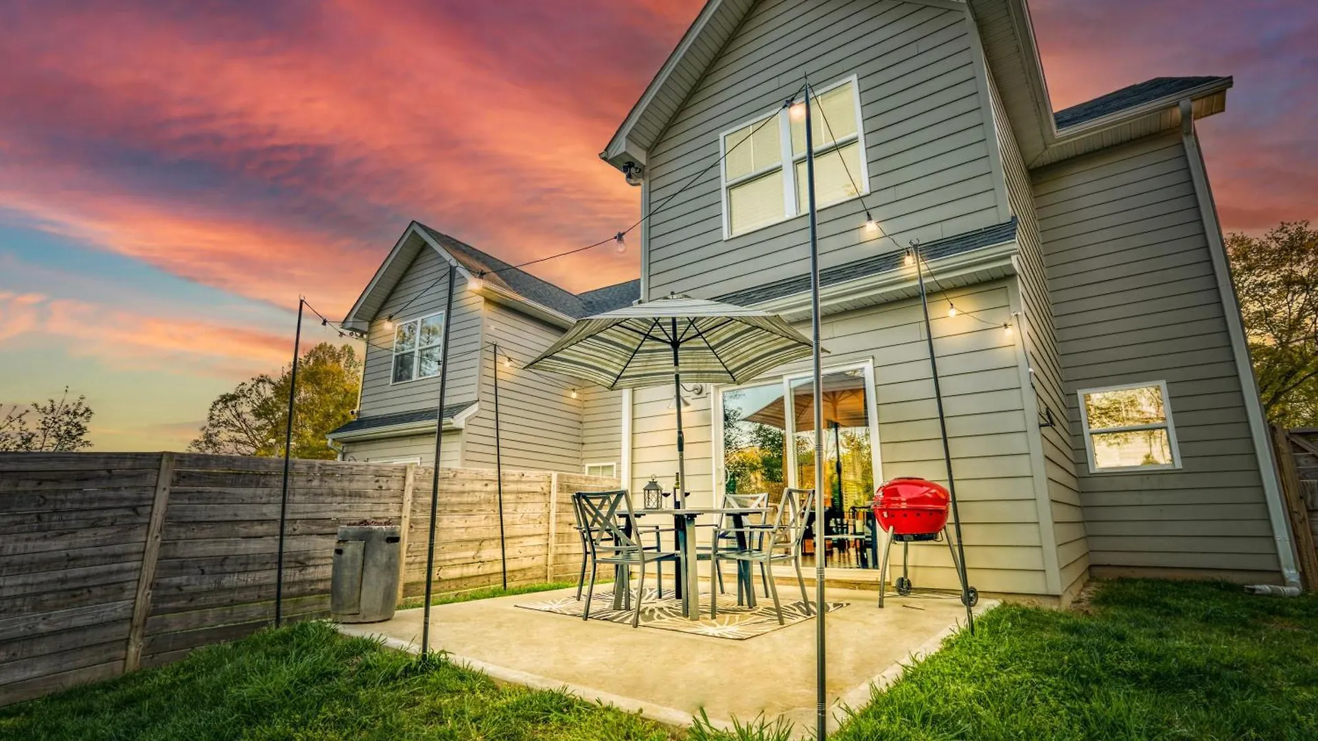3 Lux King Beds O Game Rm O Fenced Backyard Escape Villa Charlotte United States