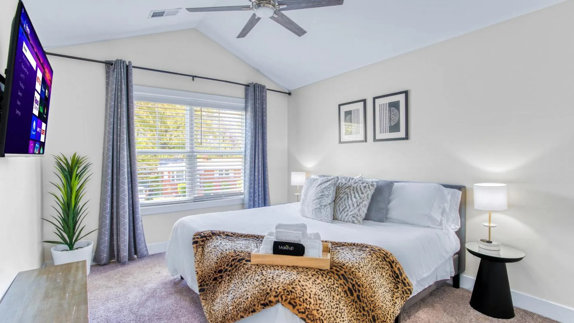 3 Lux King Beds O Game Rm O Fenced Backyard Escape Villa Charlotte