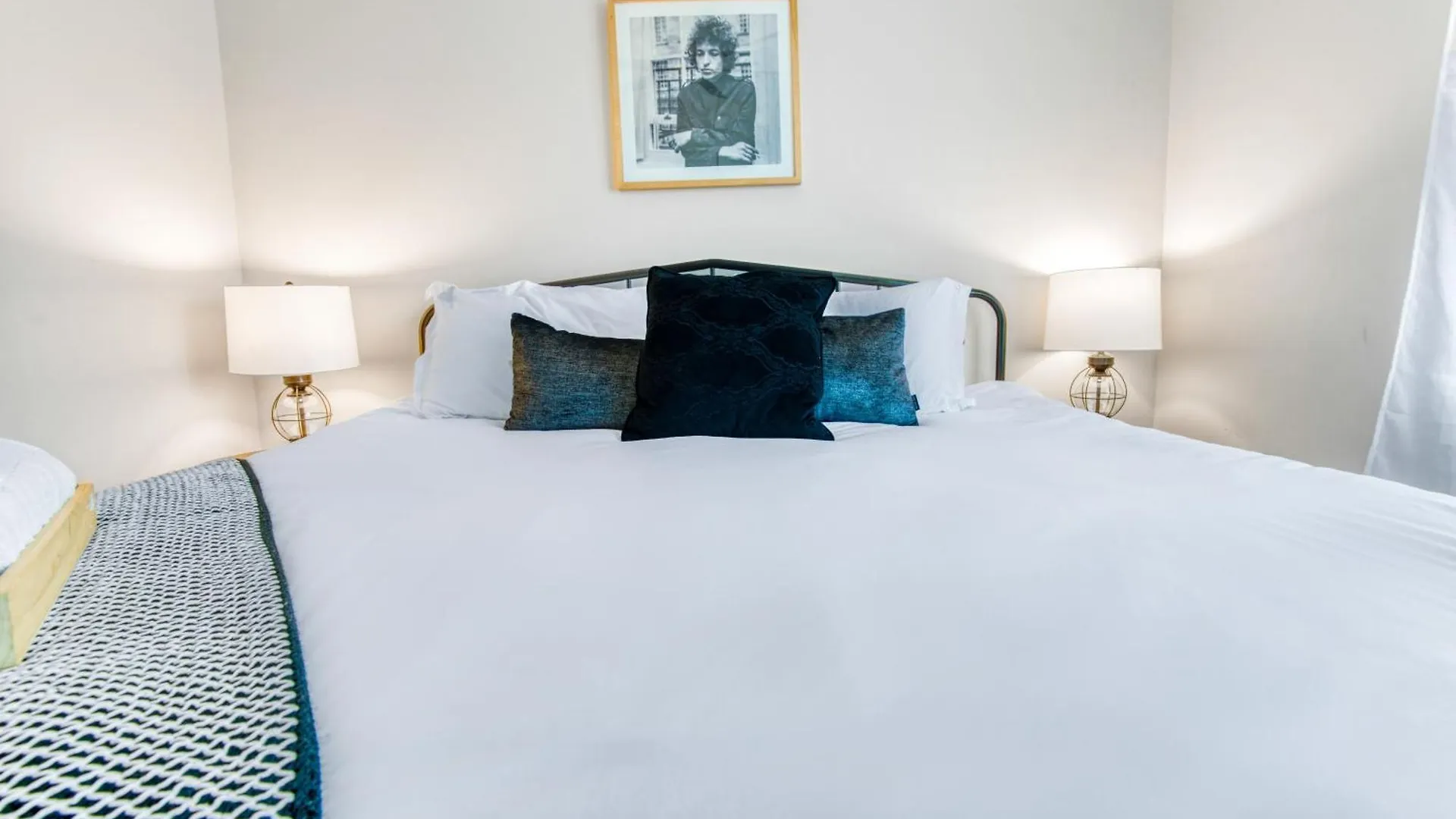 3 Lux King Beds O Game Rm O Fenced Backyard Escape Villa Charlotte